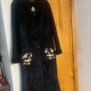 Elegant Black Floral Embroidered Women's Coat(spare room)
